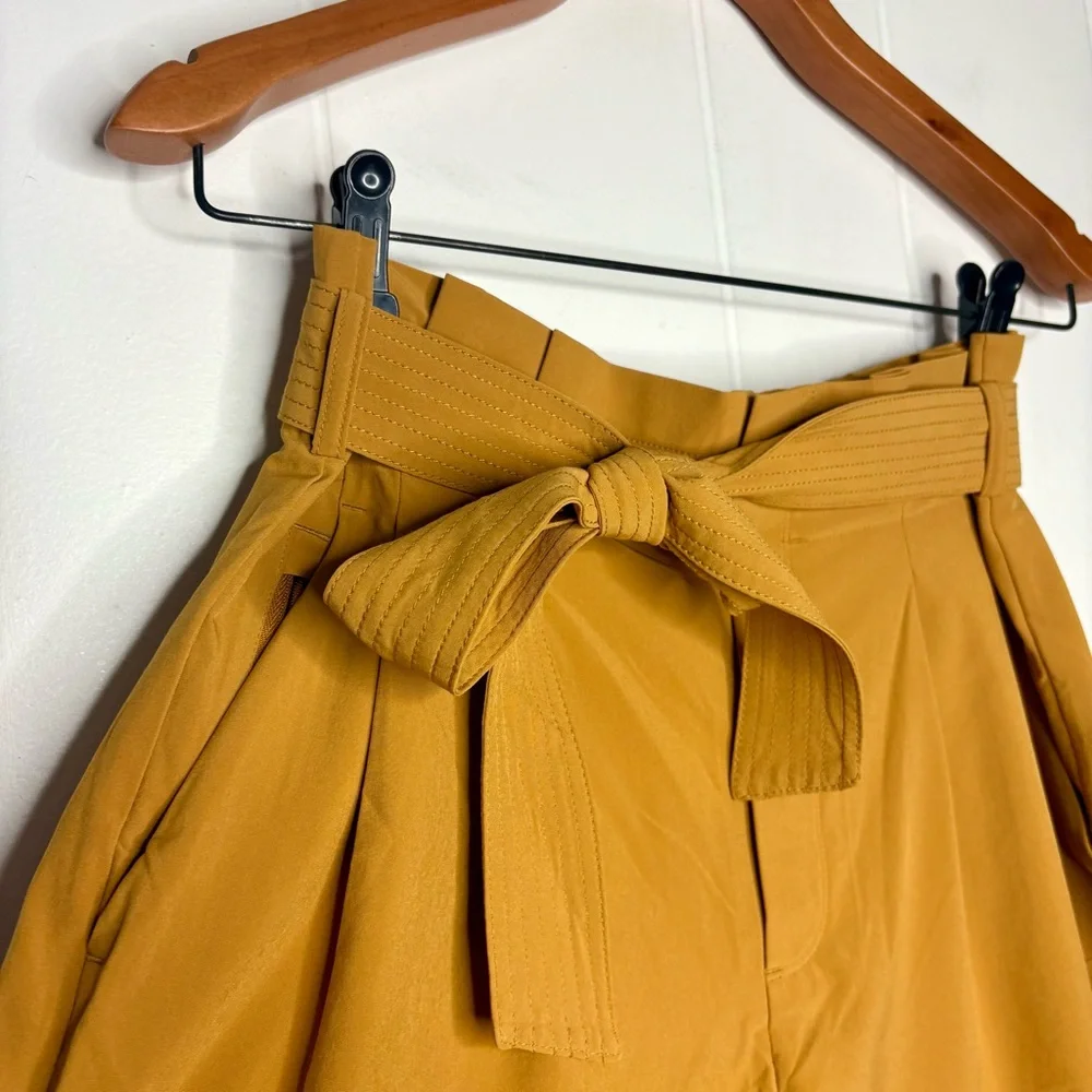 Athleta Skyline Short II Yellow Gold Athletic Athleisure Running Women’s Size 8 - Picture 4 of 8